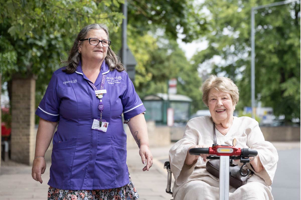 A Home Carer supporting a service user