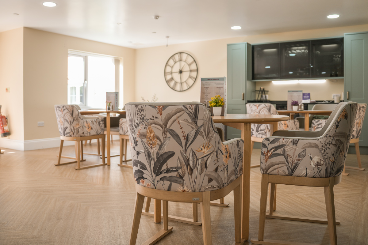 Barnes Lodge Dining 03