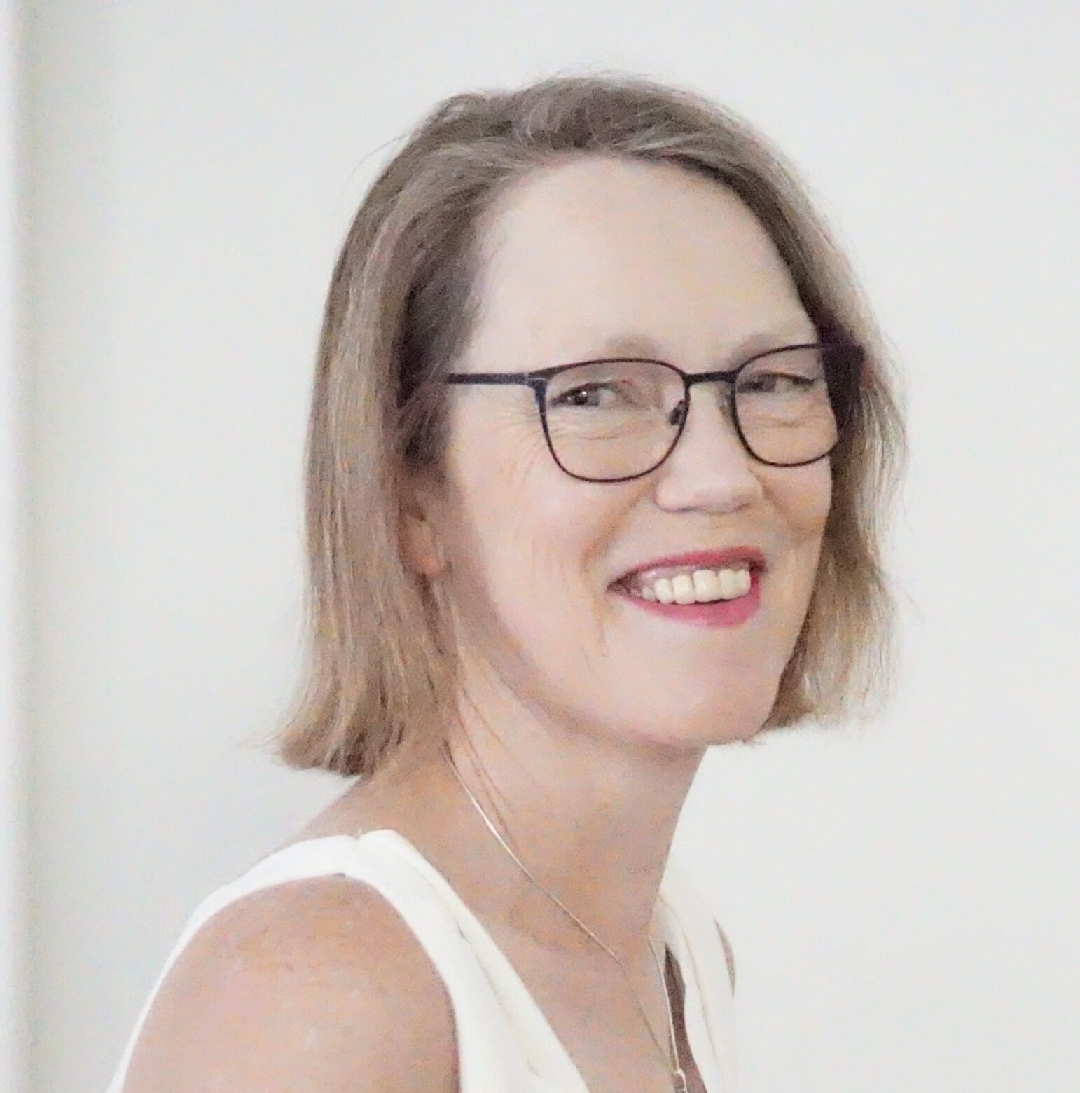 Sara Head Shot